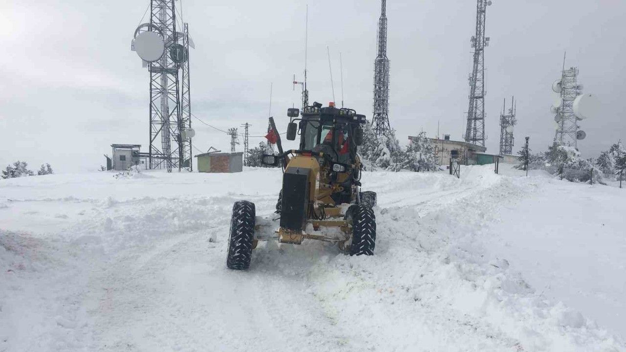 Çorum’da karla mücadele sürüyor
