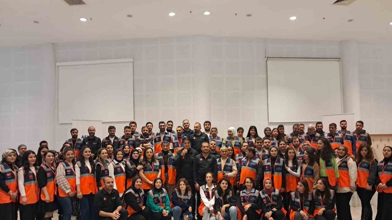 Kilis’te AFAD gönüllüleri değerlendirme toplantısına rekor katılım