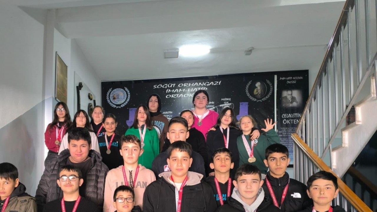 Orhangazi İmam Hatip Ortaokulu öğrencileri büyük bir başarıya imza attı