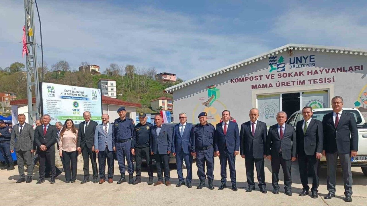 Bu tesiste 14 farklı kategorideki atıklar toplanıyor