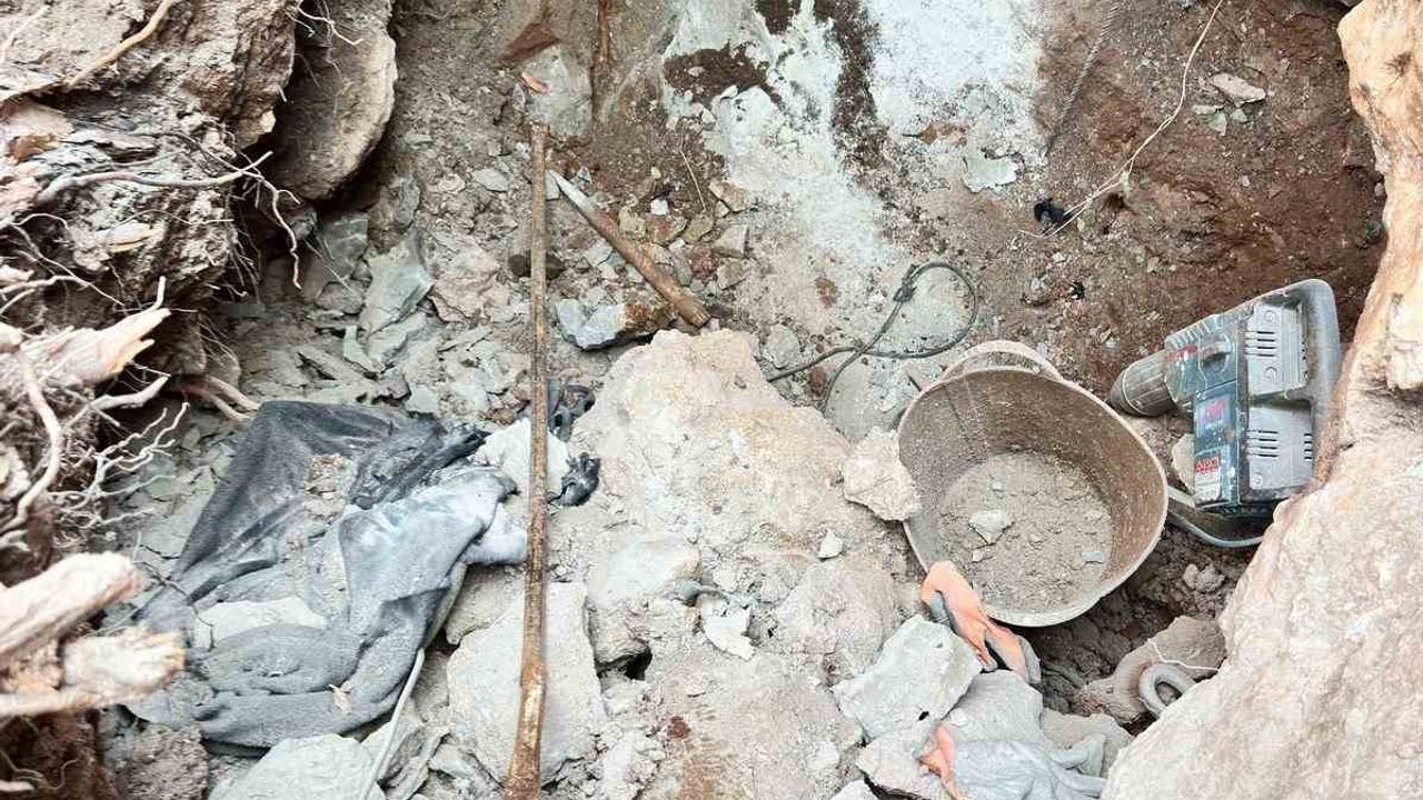 Marmaris’te kaçak kazıya polisten suçüstü