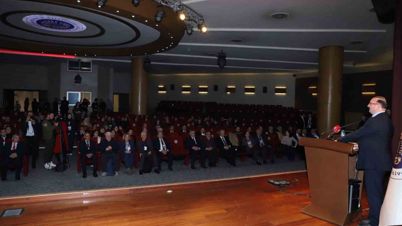 Atatürk Üniversitesi’nde "21. Yüzyılın İlk Çeyreğinde Türk Tarihçiliği" çalıştayı