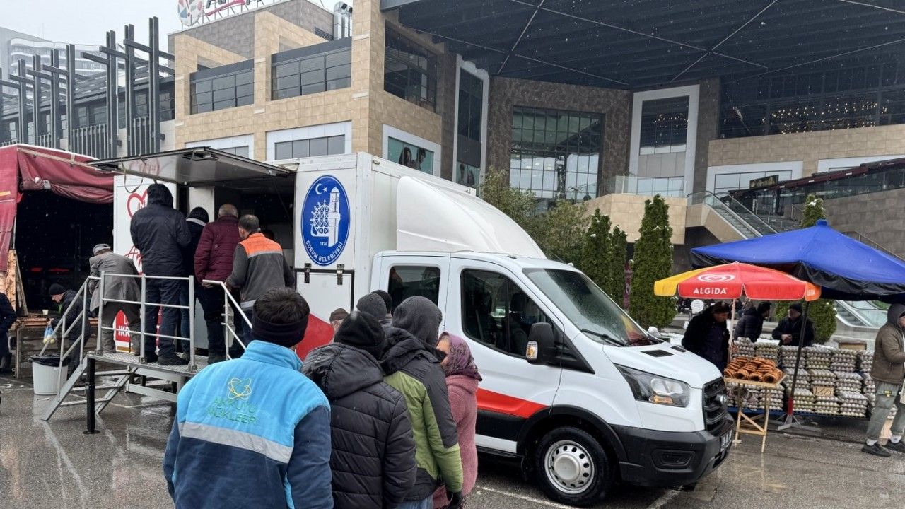 Çorum Belediyesinden içleri ısıtan sıcak çorba ikramı