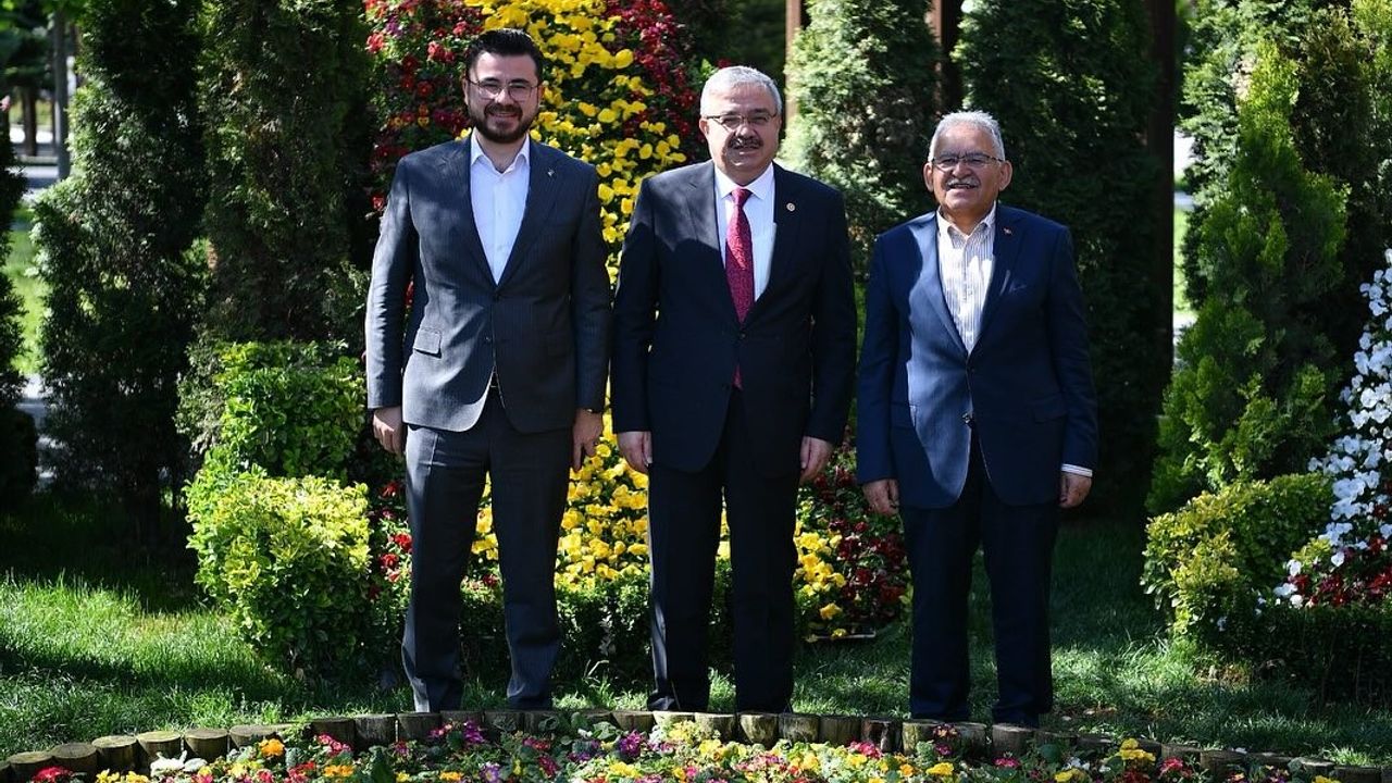 AK Parti Kayseri koordinatöründen Başkan Büyükkıılıç’a ziyaret