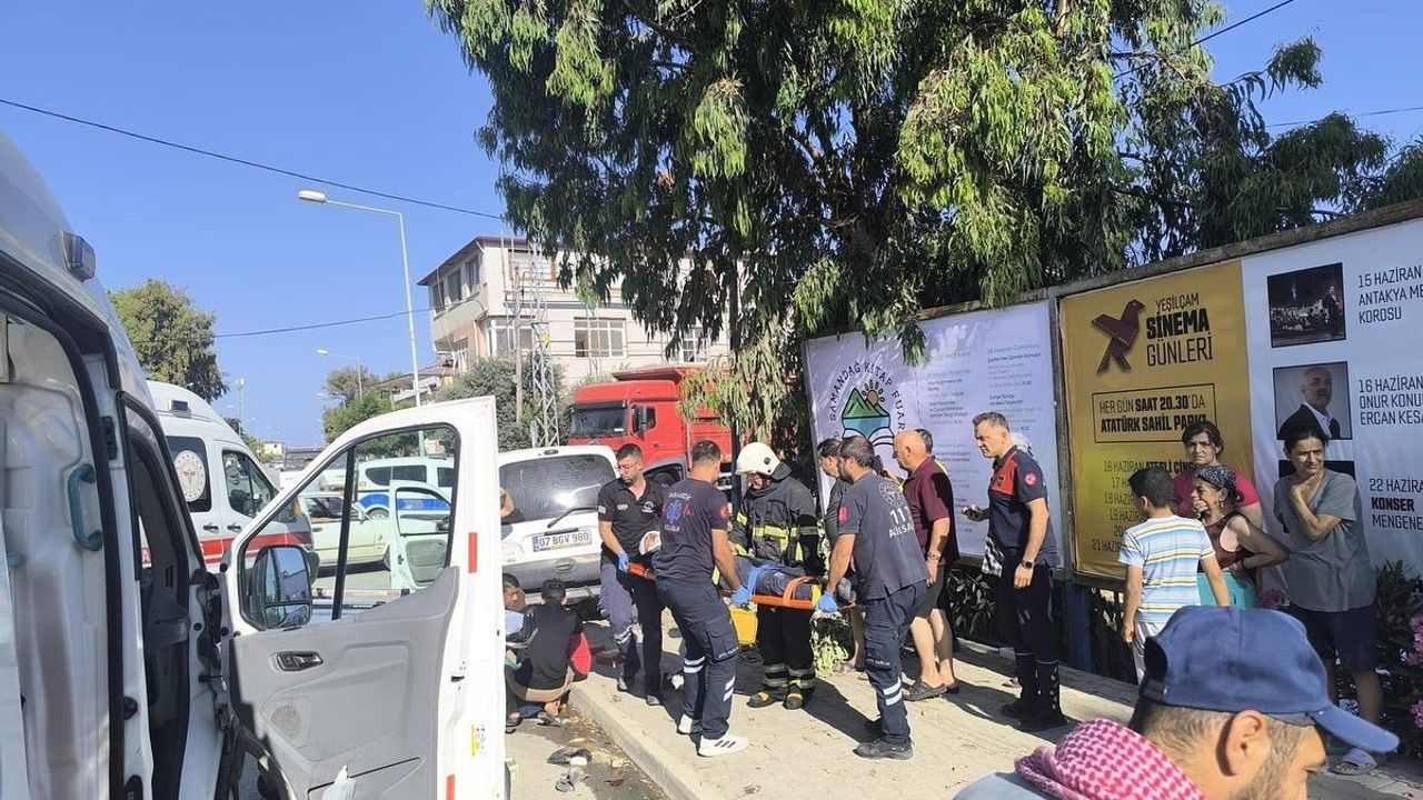 Samandağ’da kaza: 5 kişi yaralandı