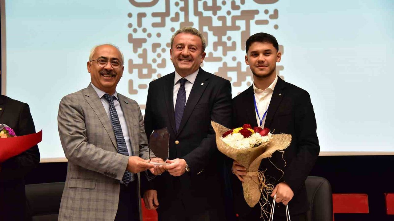 Galatasaraylı yönetici İbrahim Hatipoğlu'ndan gençlere kariyer nasihati