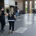 Kazazedelerin yakınlarının Taşucu Limanı'ndaki endişeli bekleyişleri sürüyor