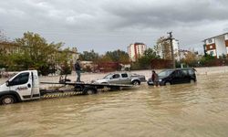 Antalya’da yağış hayatı olumsuz etkiledi