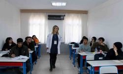 Mersin’de kurs öğrencilerinin YKS ücreti Büyükşehir Belediyesinden karşılanıyor