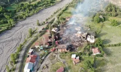 12 evin yandığı köy havadan görüntülendi