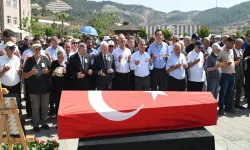 Hayatını kaybeden Prof. Dr. Ali Ayhan, memleketi Anamur'da toprağa verildi