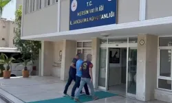 Mersin'de JASAT timleri aranan 2 kişiyi yakaladı