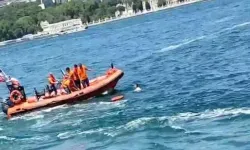 Üsküdar'da vapurdan denize düşen yolcunun kurtarılma anı kamerada