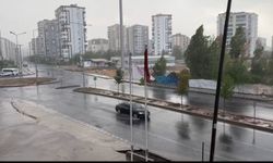 Diyarbakır’da sağanak yağış etkili oldu