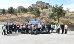 Amasya Kalesi’nde çevre temizliği yaptılar