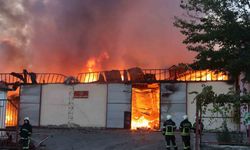 Kayseri’de keçe fabrikasında büyük yangın