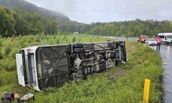 Zonguldak’ta yolcu midibüsü devrildi: 9 yaralı