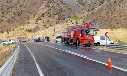 Hakkari’de kamyonet devrildi: 1 yaralı