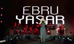 Ebru Yaşar Diyarbakır’ı salladı