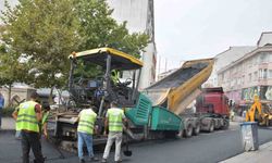 Esenyurt’ta  bozuk olan yollar yenileniyor