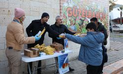 Güzelbahçe'de süt, poğaça ile birlikte öğrencilere kuruyemiş ve meyve de dağıtılacak