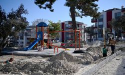 Kuşadası Belediyesi Değirmendere’de park yenileme çalışmasına başladı