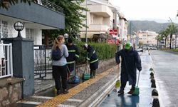 Marmaris’te belediye ekiplerinin yağmur mesaisi sürüyor