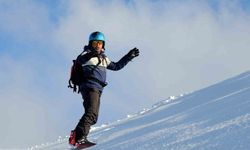 Zigana’nın zirvelerinde snowboard keyfi