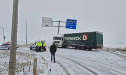 Çorum'da kar yağışı etkili olmaya başladı