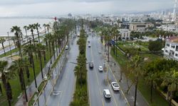 Mersin haftanın ilk gününde yağışa teslim oldu