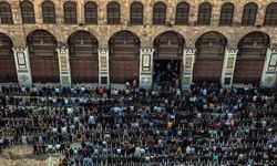 Emevi Camii’nde Esad sonrası ikinci cuma namazı