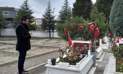 EMŞAV İl Başkanı, şehit aileleriyle birlikte şehitlikleri ziyaret etti