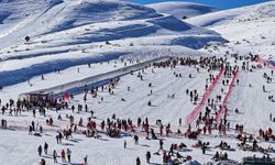 Kristal karıyla ünlü Denizli Kayak Merkezi yeni sezonu görkemli karşıladı