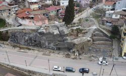 Demirci’de görüntü kirliliği oluşturan alana şelale yapılıyor