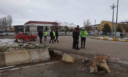 Kaza yapan araçların ortasında kalan üniversite öğrencisi hayatını kaybetti