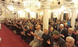 Türkeli’de Kadir Gecesi’nde camiler doldu taştı