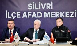 İstanbul Valisi Davut Gül, depremin ardından çalışmaları değerlendirdi