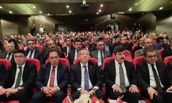 Kars’ta en çok kitap okuyan öğrenci ve veliler ödüllendirildi