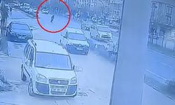 Yoldun karşısına geçerken otomobilin çarptığı yaşlı adam hayatını kaybetti