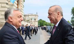 Cumhurbaşkanı Erdoğan, TDT Zirvesi’nde Macaristan Başbakan Orban tarafından karşılandı