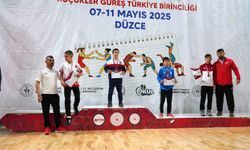 Mersinli güreşçiler Düzce’den madalyayla döndü