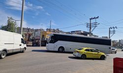 Mersin’de arızalanan otobüs, yolu kilitledi