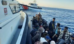 İzmir açıklarında 20 düzensiz göçmen yakalandı, 34 göçmen kurtarıldı
