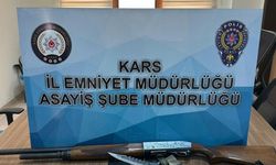 Kars’ta silah, tüfek ve mühimmat ele geçirildi