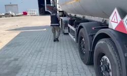 Akaryakıt tankerinden binlerce paket kaçak sigara çıktı