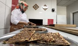 Konya’da etli ekmek kadın ustanın elinde lezzet buluyor