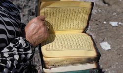 Kül olan evlerinden kalan tek şey Kur’an-ı Kerim