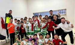 Sahaları olmadan depremzede sporculardan 5’i bir yerde şampiyonluk
