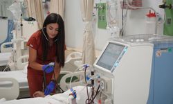 Bir elinde hayat bir elinde direksiyon: Hem hemşire hem ralli pilotu