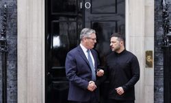 Zelenskiy: "Starmer ile Rusya’nın diplomasi yollarını tercih etmesi halinde düşünebileceğimiz güvenlik maddelerini tartıştık"